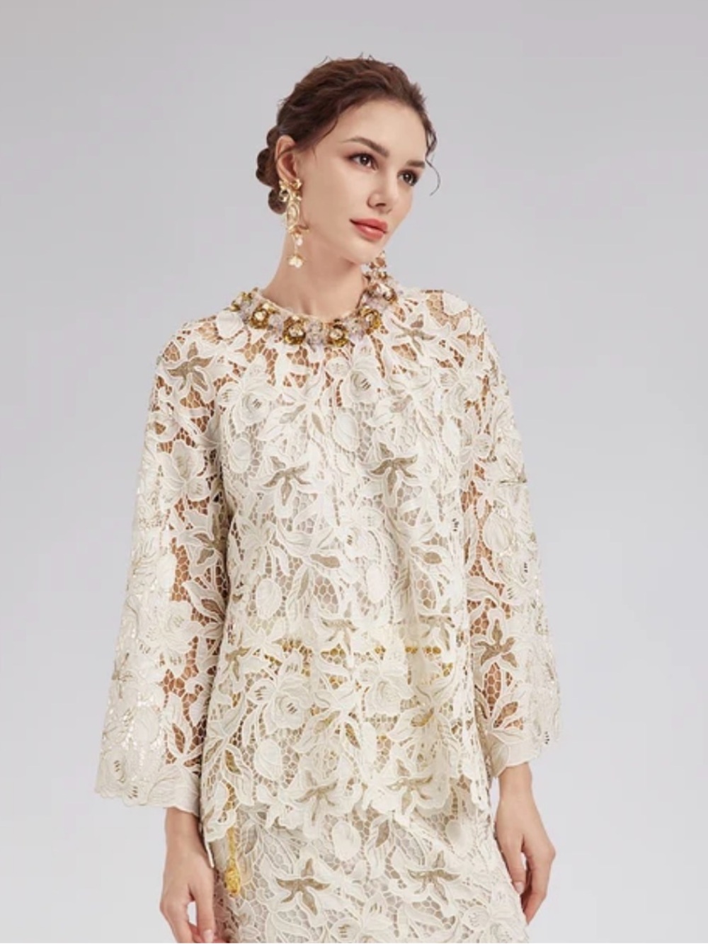 💕 NWT Rich Radi Q’s Textured Lace Beaded Blouse